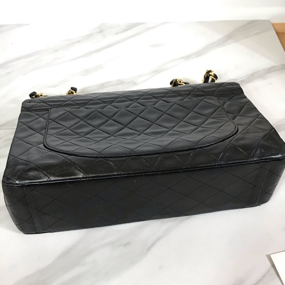 Authenticated CHANEL VTG XL Jumbo Flap Gold HW - Picture 4 of 8